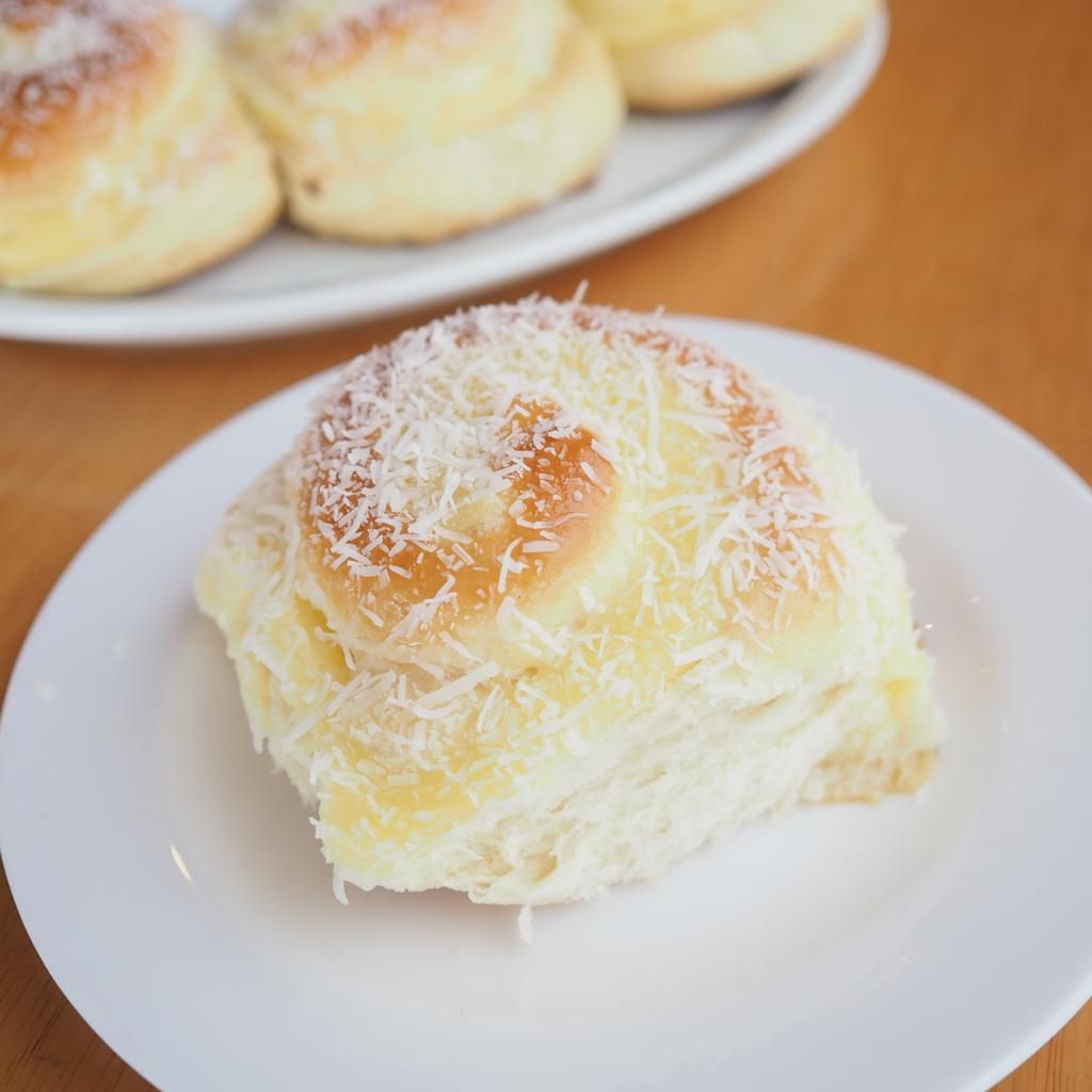 Pão Doce Creme e Coco Caracol