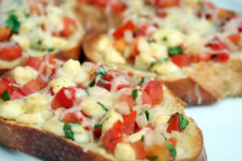 Bruschetta Queijo Canastra e Vinagrete