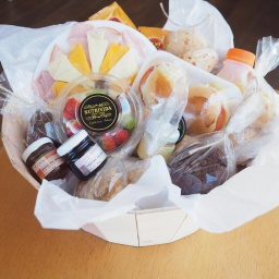 Cesta de Café da Manhã Tradicional