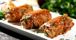 [1334] Bife a Rolê ao Molho Vermelho